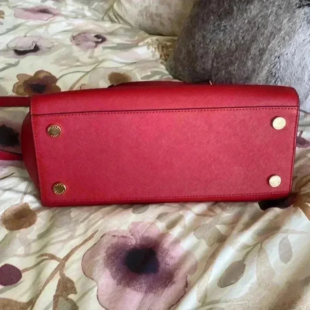 Michael Kors w Adjustable Long Strap - Picture 9 of 10